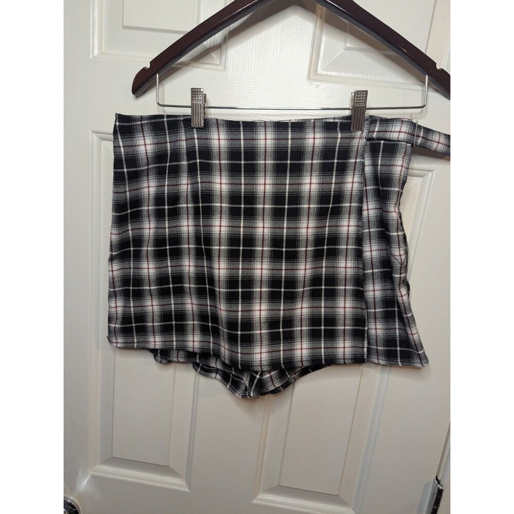 Hot Topic Y2K Vibes Plaid Skort/Skirt/Short Size Small Women's Girls